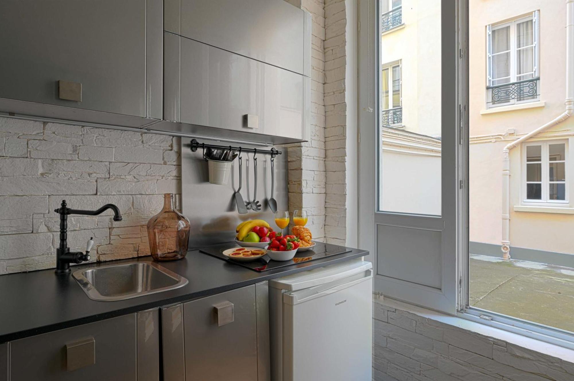 Апартаменты Super Location Meets Charming Studio -Ecole Militaries Champ De Mars - 7Th Arrondisment Париж Экстерьер фото
